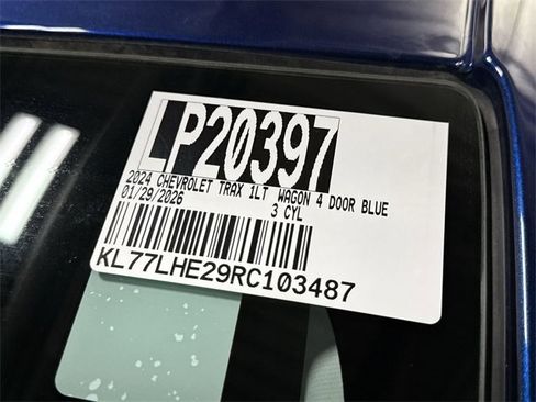 Certified 2024 Chevrolet Trax LT w/ Sunroof Package image 30