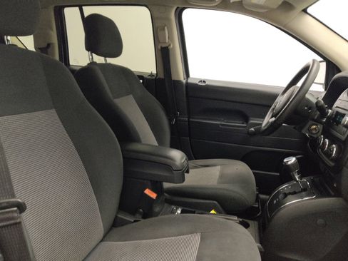 Used 2016 Jeep Compass Sport image 21