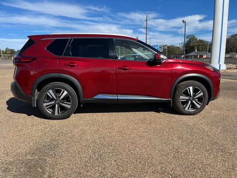 Used 2021 Nissan Rogue Platinum image 6