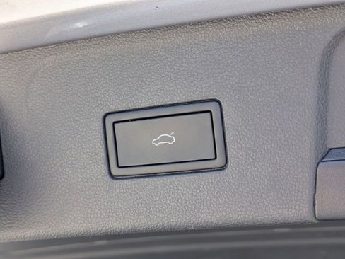 Used 2024 Volkswagen Atlas SE image 15