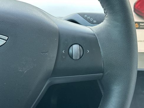 Used 2021 Tesla Model Y Long Range image 27