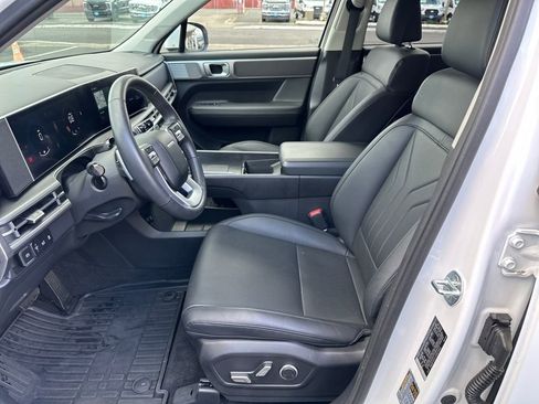 Certified 2025 Hyundai Santa Fe SEL image 12