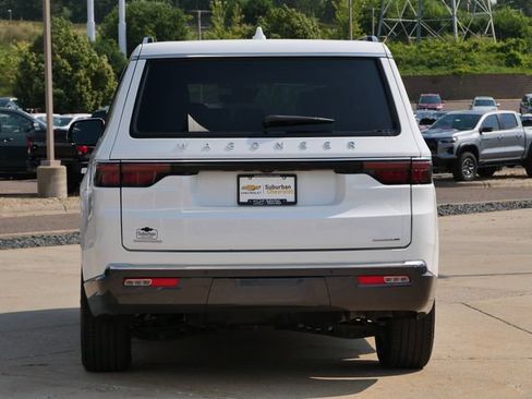 Used 2022 Jeep Wagoneer Series I AWD/4WD image 6