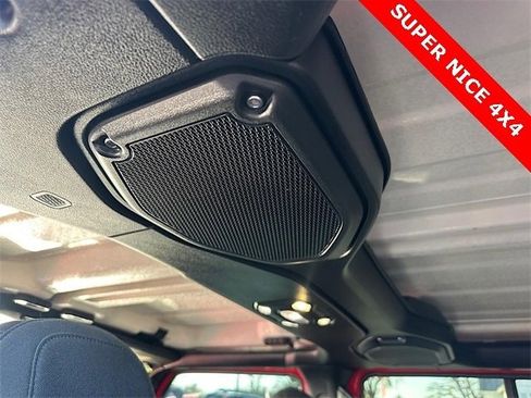 Used 2021 Jeep Gladiator Sport image 16