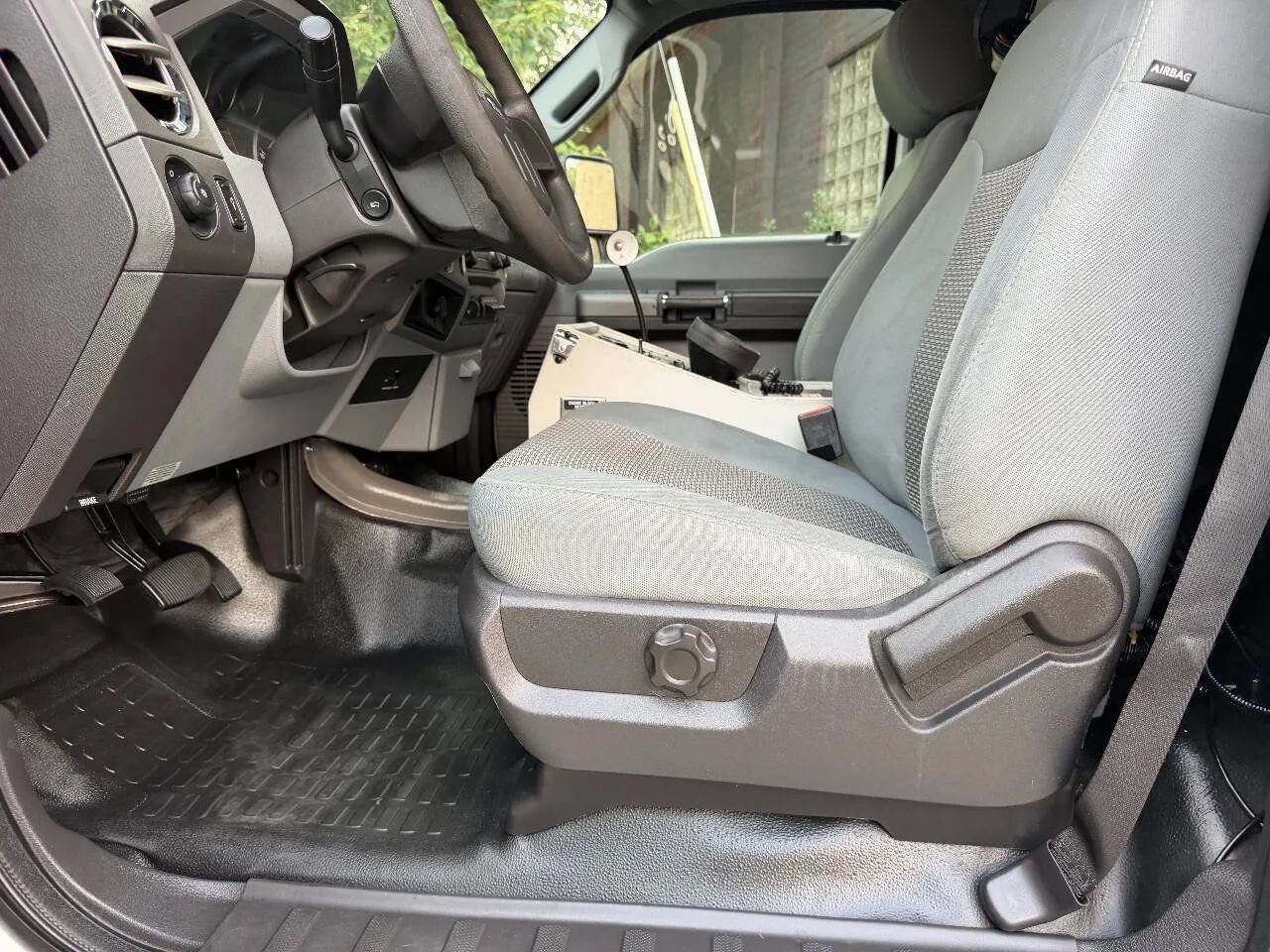 Used 2012 Ford F450 XLT w/ Ambulance Preparation Pkg RWD image 26