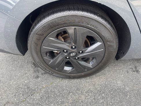 Certified 2023 Hyundai Elantra SEL FWD image 33