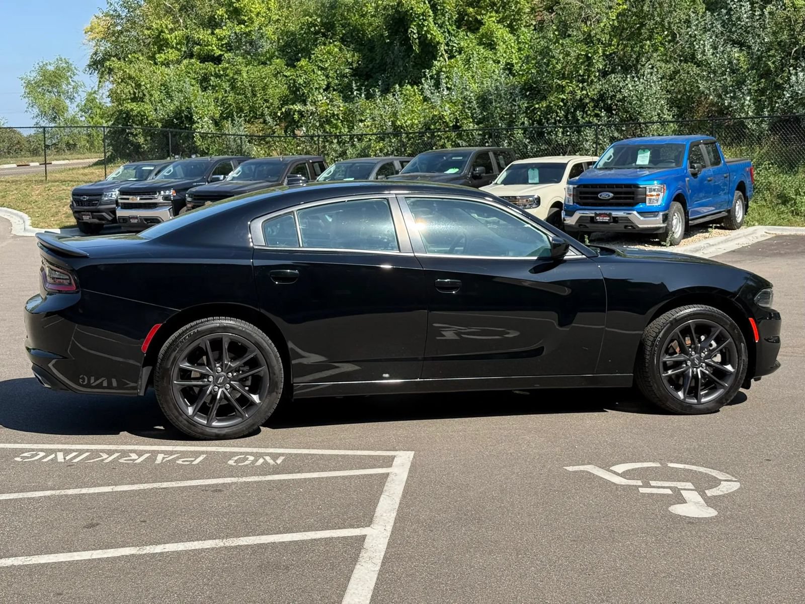 Used 2022 Dodge Charger SXT w/ Plus Group AWD/4WD image 6