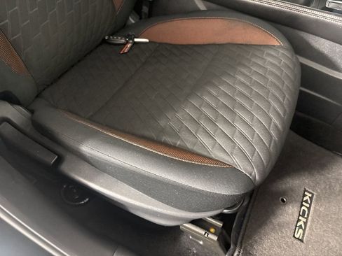 Used 2022 Nissan Kicks SR image 26