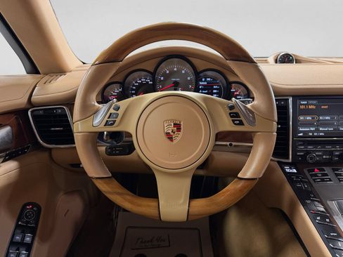 Used 2014 Porsche Panamera 4S w/ Premium Package Plus AWD/4WD image 18