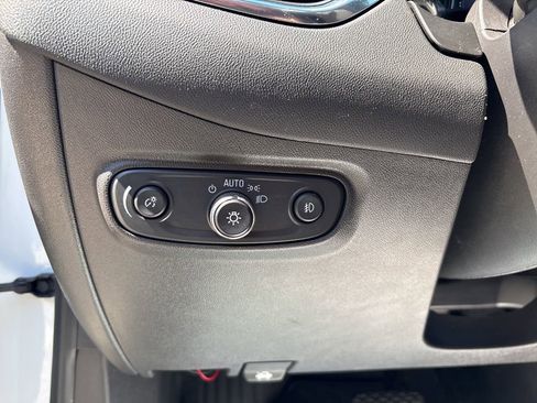 Used 2021 Chevrolet Equinox LT image 59