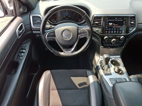 Used 2022 Jeep Grand Cherokee Laredo X AWD/4WD image 22
