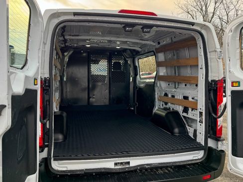 Used 2024 Ford Transit 250 250 3dr SWB Low Roof Cargo Van w/ Exterior Upgrade Package image 15