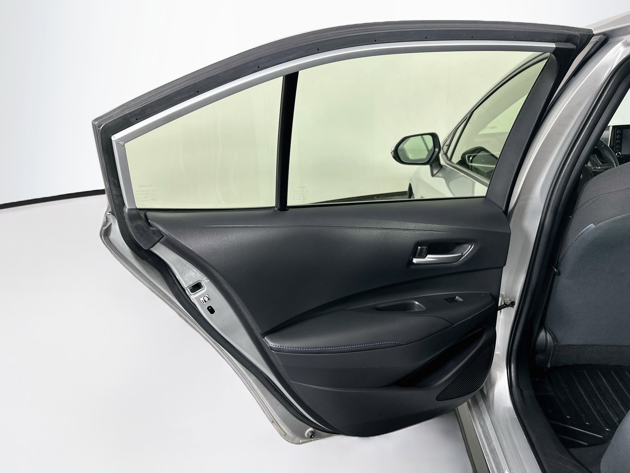 Used 2021 Toyota Corolla SE FWD image 25