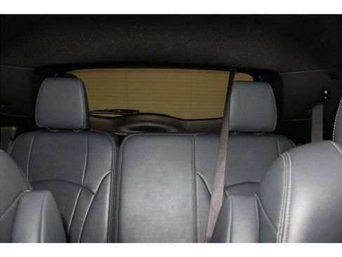 Used 2023 Buick Enclave Essence image 17