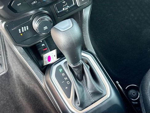 Used 2018 Jeep Renegade Sport w/ Power & Air Group AWD/4WD image 15