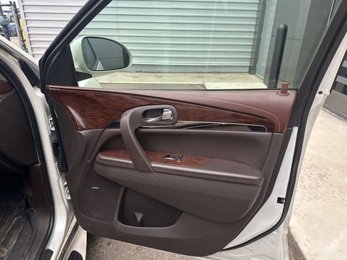 Used 2014 Buick Enclave Premium image 15