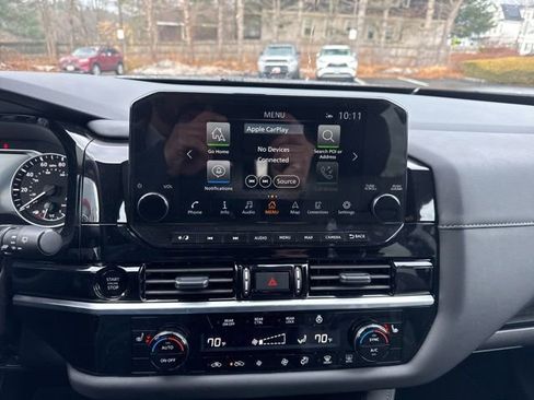 Used 2025 Nissan Pathfinder SL image 10