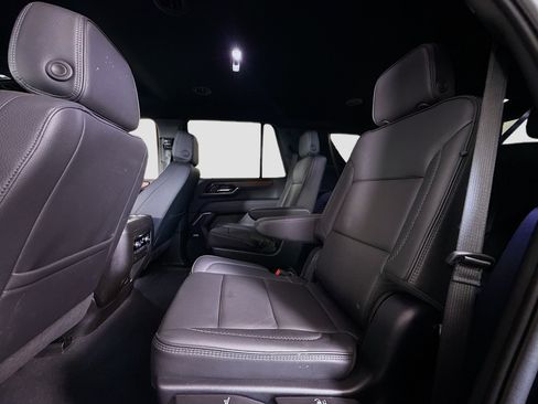 Used 2025 GMC Yukon Denali AWD/4WD image 25