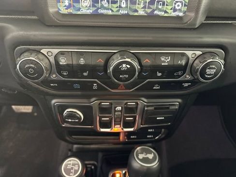 Used 2023 Jeep Wrangler Unlimited Sahara w/ Cold Weather Group image 23