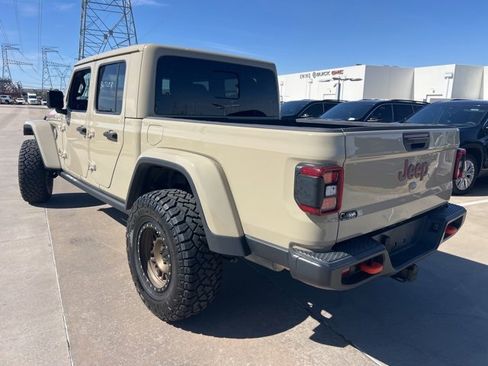 Used 2020 Jeep Gladiator Mojave image 2