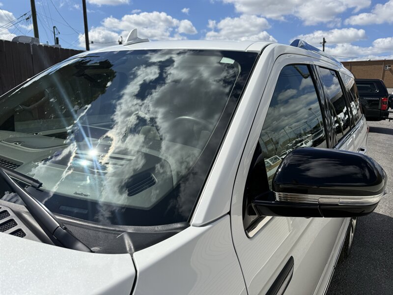 Used 2024 Lincoln Navigator Reserve AWD/4WD image 45