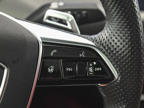 Used 2024 Audi e-tron GT Premium Plus image 23