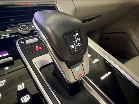 Certified 2021 Porsche Panamera image 18