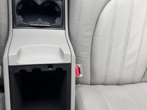 Used 2011 Buick Lucerne CXL image 18