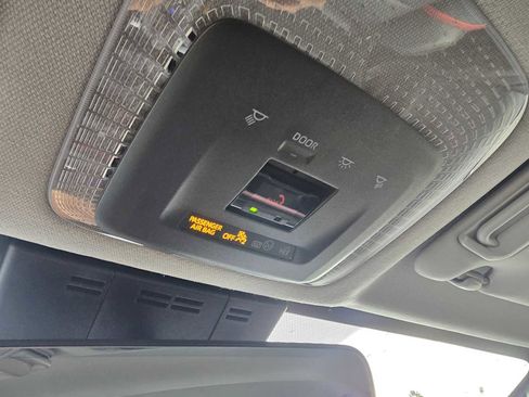 Used 2023 Toyota Prius Prime image 32