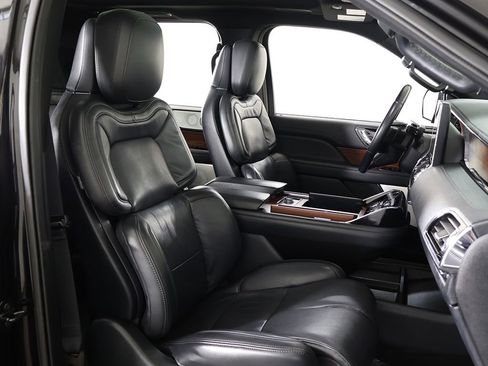 Used 2023 Lincoln Navigator Reserve AWD/4WD image 40