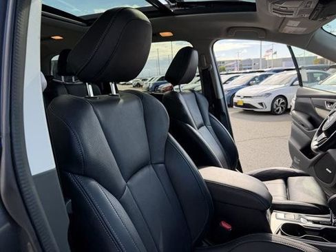 Used 2022 Subaru Ascent Limited image 22