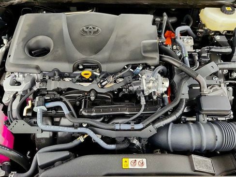 Used 2025 Toyota Camry SE image 24
