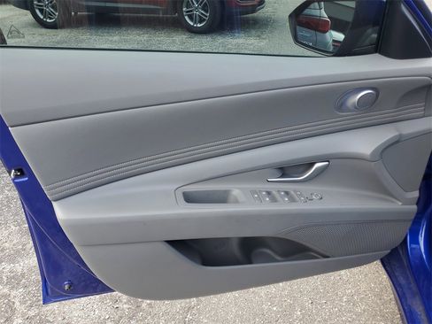 Used 2025 Hyundai Elantra SEL image 14