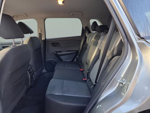 Used 2021 Nissan Rogue S image 12