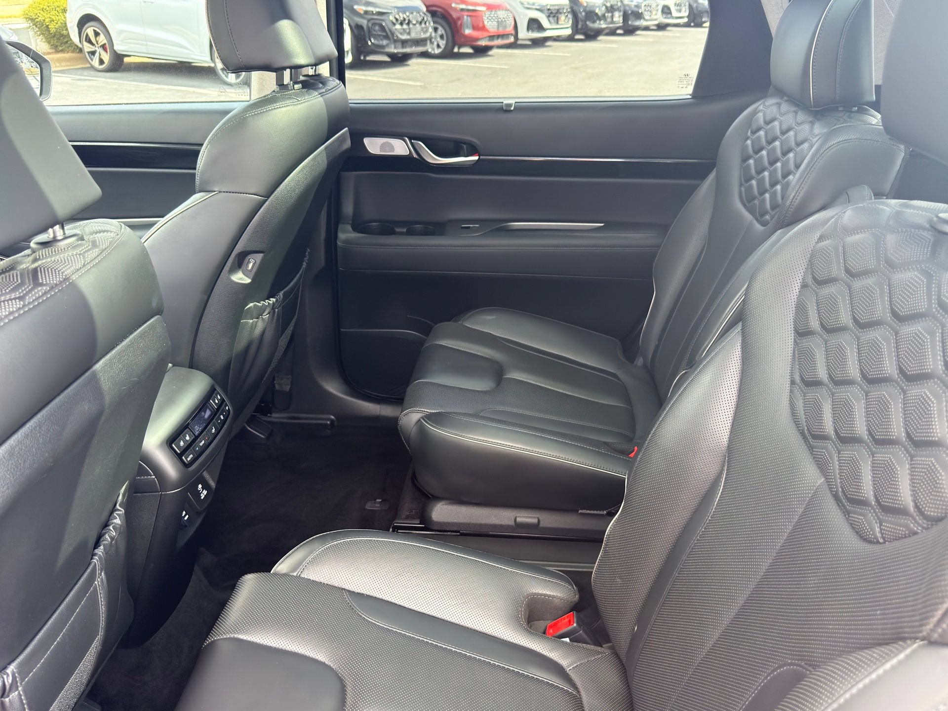 Used 2022 Hyundai Palisade Limited AWD/4WD image 27
