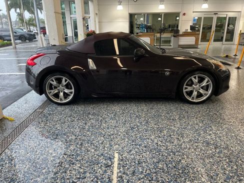 Used 2012 Nissan 370Z Touring w/ Sport Pkg RWD image 4