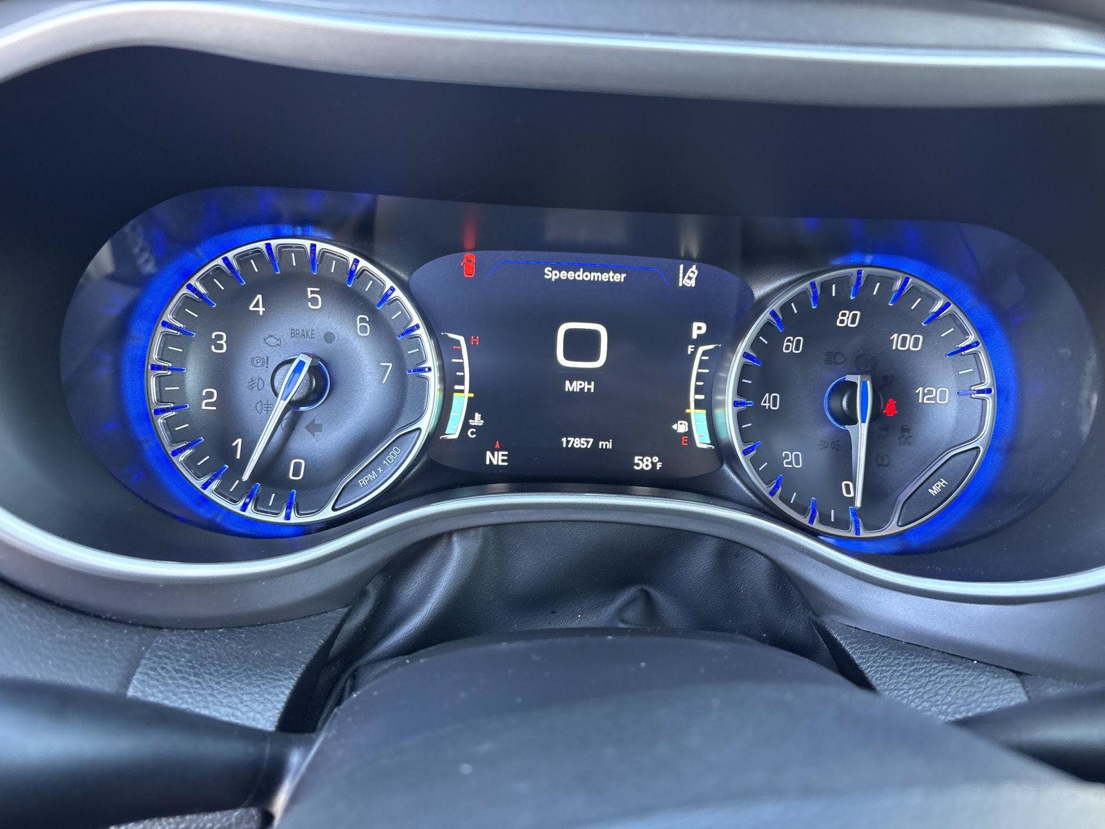 Used 2026 Chrysler Pacifica Select FWD image 17