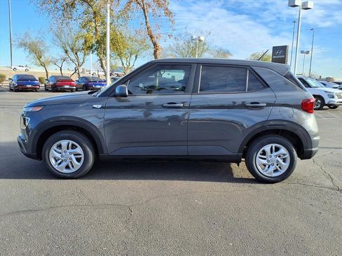 New 2026 Hyundai Venue SE image 2