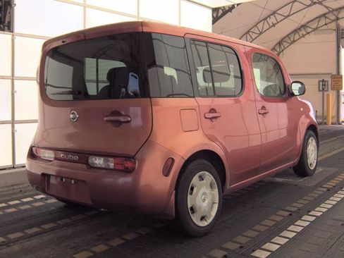 Used 2011 Nissan Cube 1.8 S w/ Interior Designer Pkg FWD image 5