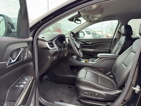 Used 2023 GMC Acadia SLT w/ Preferred Package AWD/4WD image 11