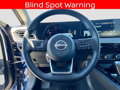 Used 2025 Nissan Kicks SV FWD image 11