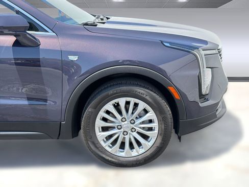 Certified 2024 Cadillac XT4 Luxury FWD image 11