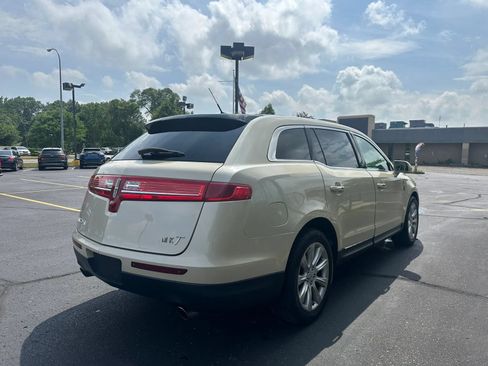 Used 2018 Lincoln MKT AWD w/ Technology Package image 4