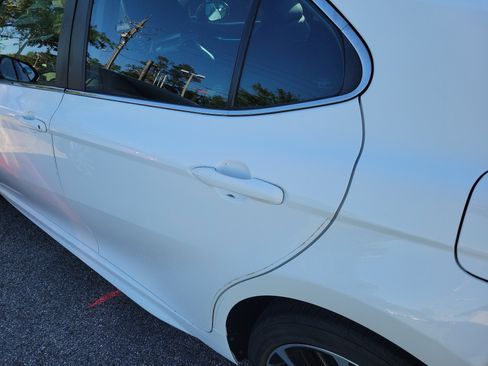 Used 2020 Toyota Camry SE image 24