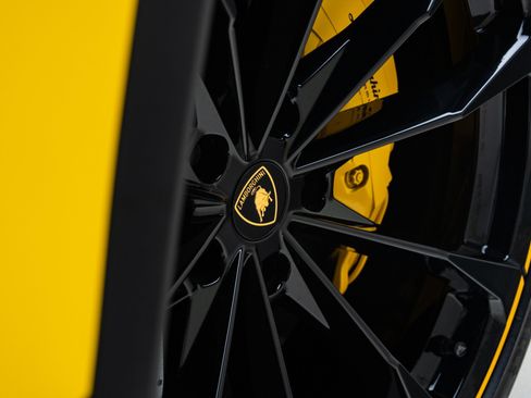 Used 2024 Lamborghini Urus S AWD/4WD image 23