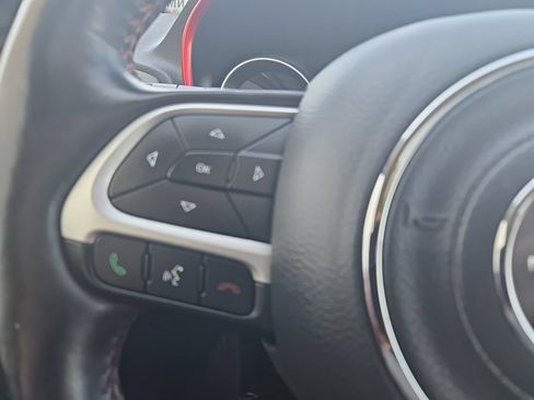 Used 2019 Jeep Compass Trailhawk w/ Leather Interior Group AWD/4WD image 19
