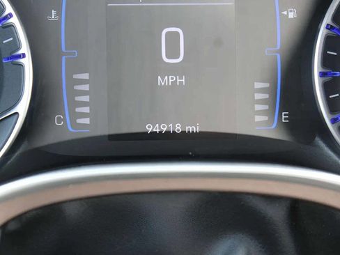 Used 2021 Chrysler Voyager Lxi image 11