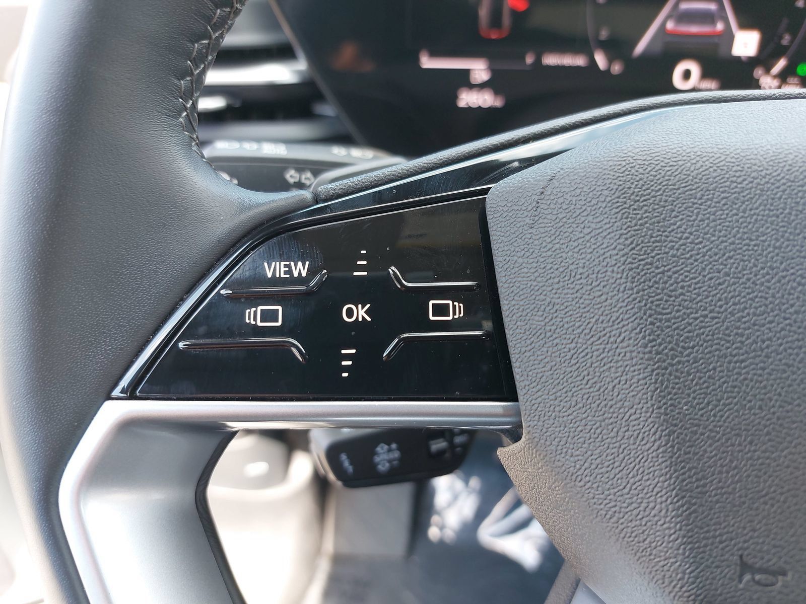 Used 2025 Audi Q5 Premium w/ Convenience Package AWD/4WD image 17