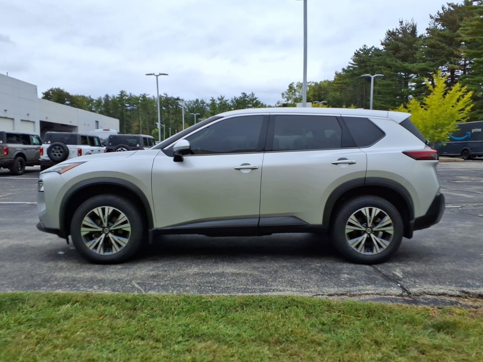 Used 2021 Nissan Rogue SV AWD/4WD image 6