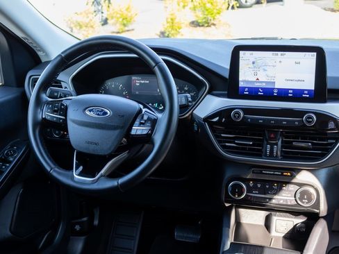 Used 2022 Ford Escape SEL image 11